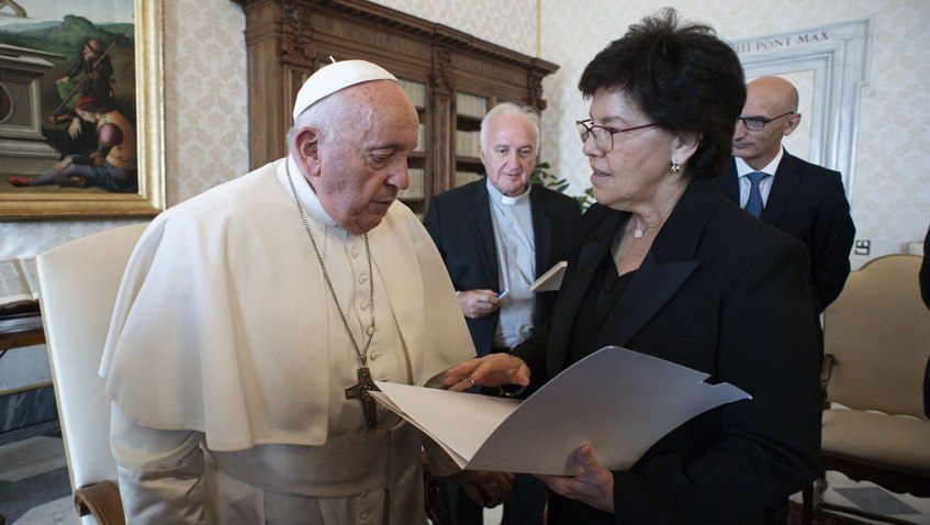 <span>Residencias</span>El Papa Francisco recibe las cartas de los opositores