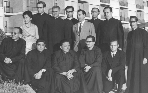 La única mujer de la foto