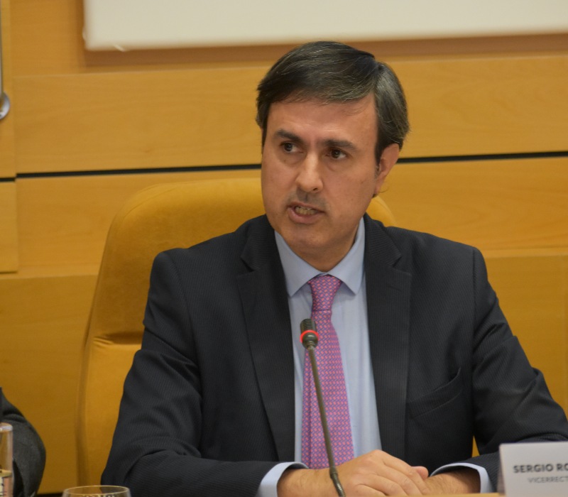 Sergio Rodríguez López-Ros durante su ponencia
