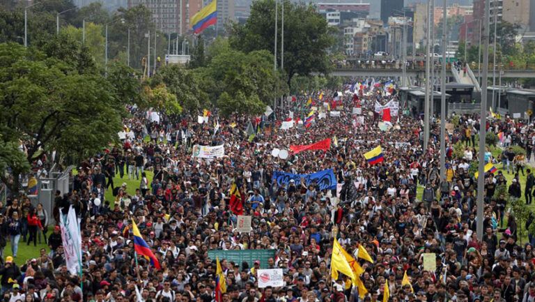 Lee más sobre el artículo Protestas en Colombia: la respuesta a un modelo económico que enquista la desigualdad