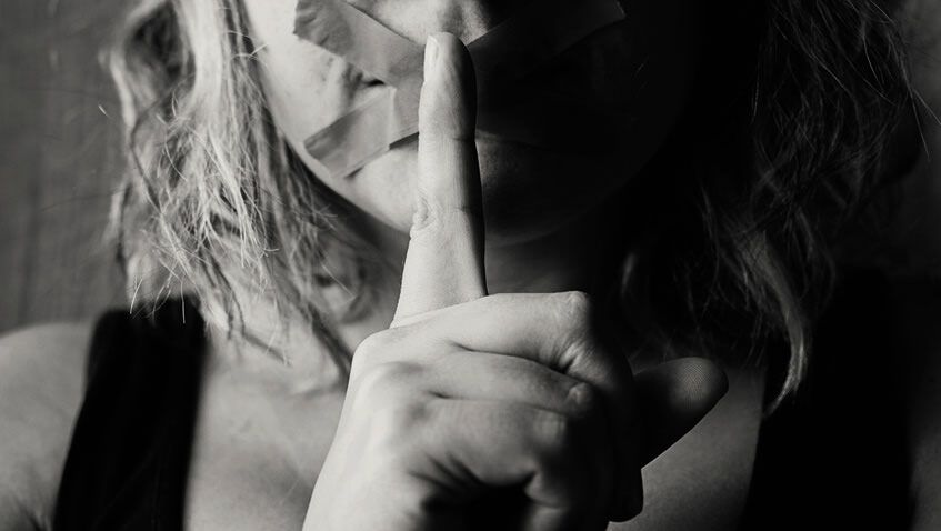Lee más sobre el artículo La confabulación del silencio