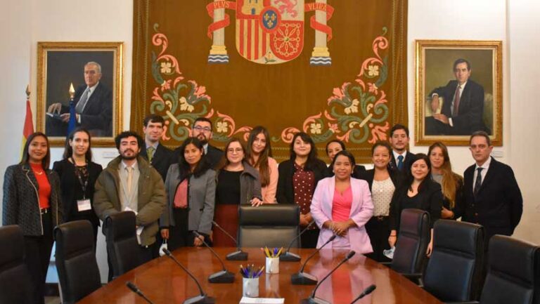 Lee más sobre el artículo Liderazgo y derechos humanos: visita al Defensor del Pueblo