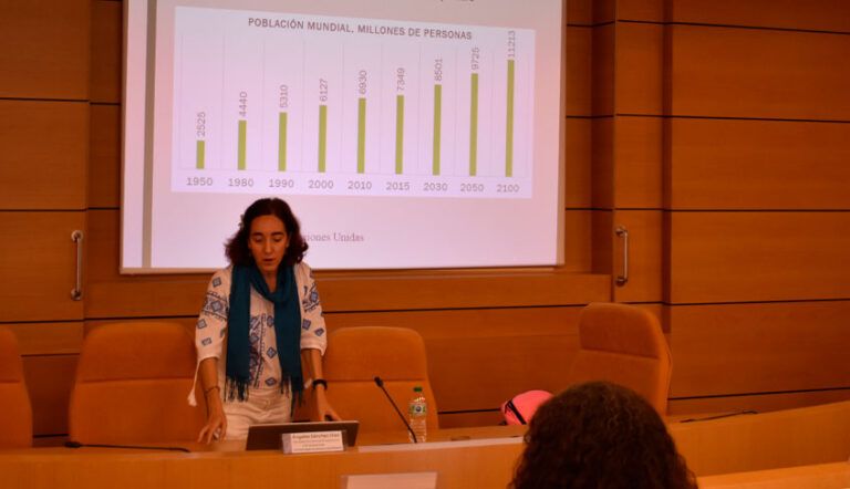 Lee más sobre el artículo Liderazgo y nuevas realidades: desde el reto demográfico hasta las criptomonedas