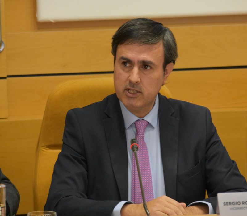 Sergio Rodríguez López-Ros durante su ponencia