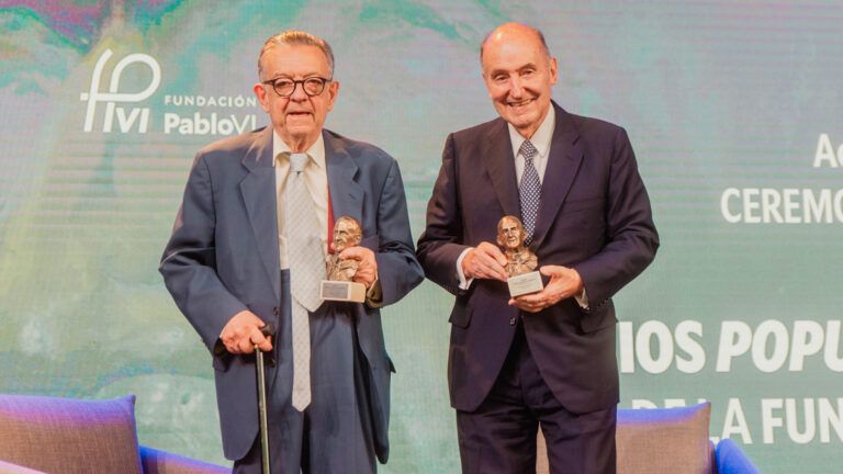 Lee más sobre el artículo Premios Populorum Progressio a los padres de la Constitución: un reconocimiento a una obra histórica y colectiva que es preciso recuperar
