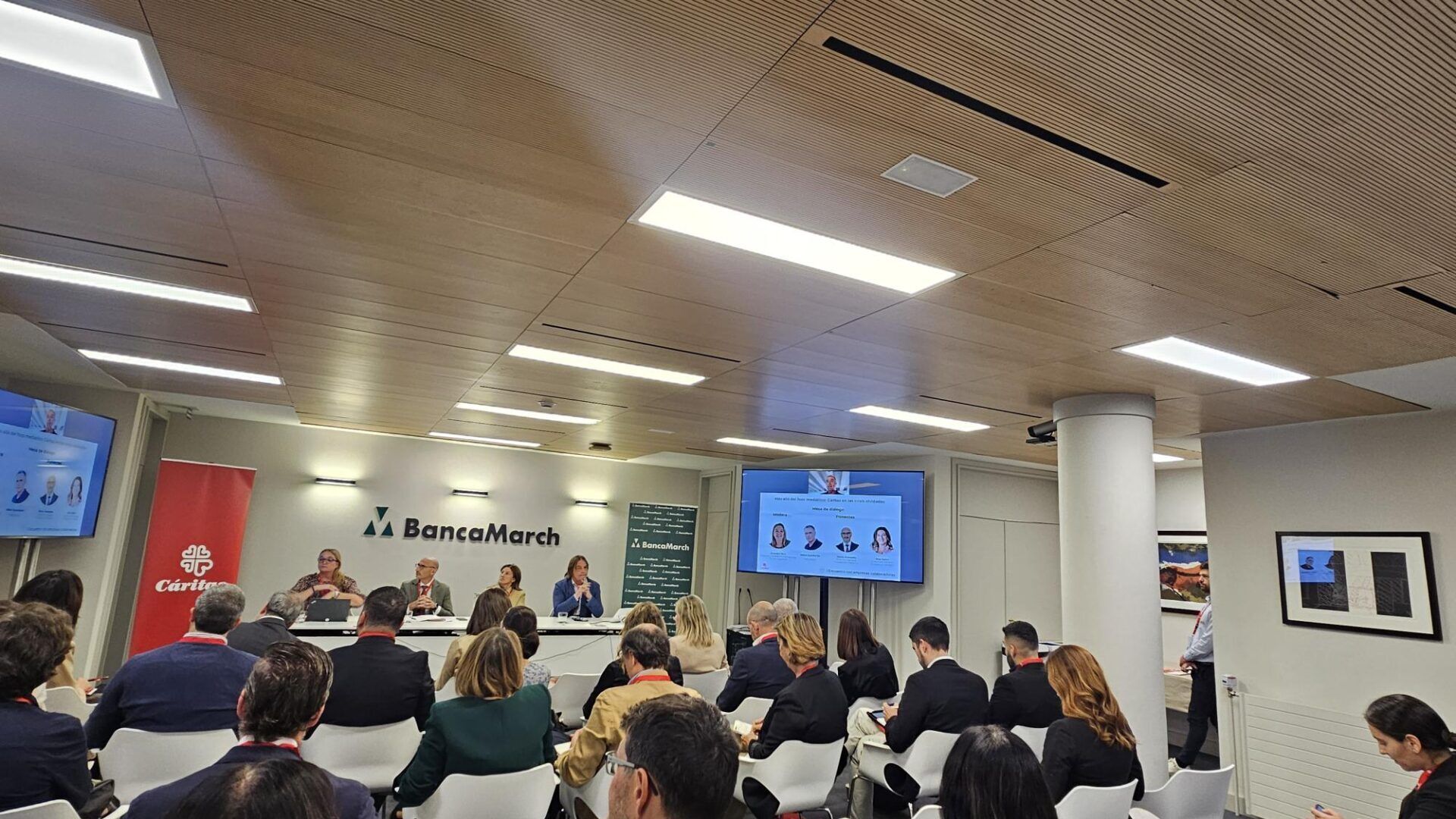 Lee más sobre el artículo Empresas y sociedad civil reflexionan sobre su papel ante las crisis olvidadas: “hay que dar una respuesta que vaya más allá del interés o la ideología»
