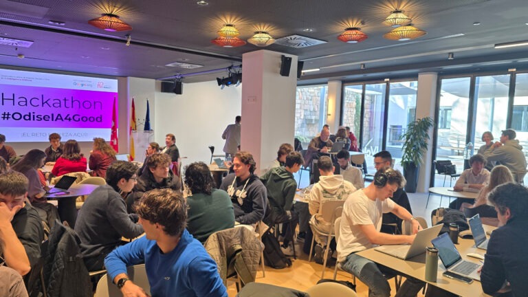 Lee más sobre el artículo Creatividad, innovación y juventud: lecciones de un Hackathon