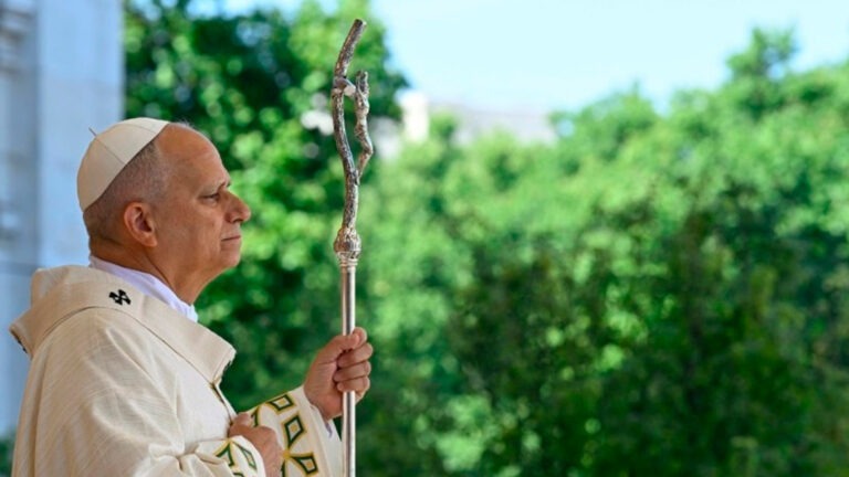 Lee más sobre el artículo Santa Misa en la Solemnidad del Santísimo Cuerpo y Sangre de Cristo