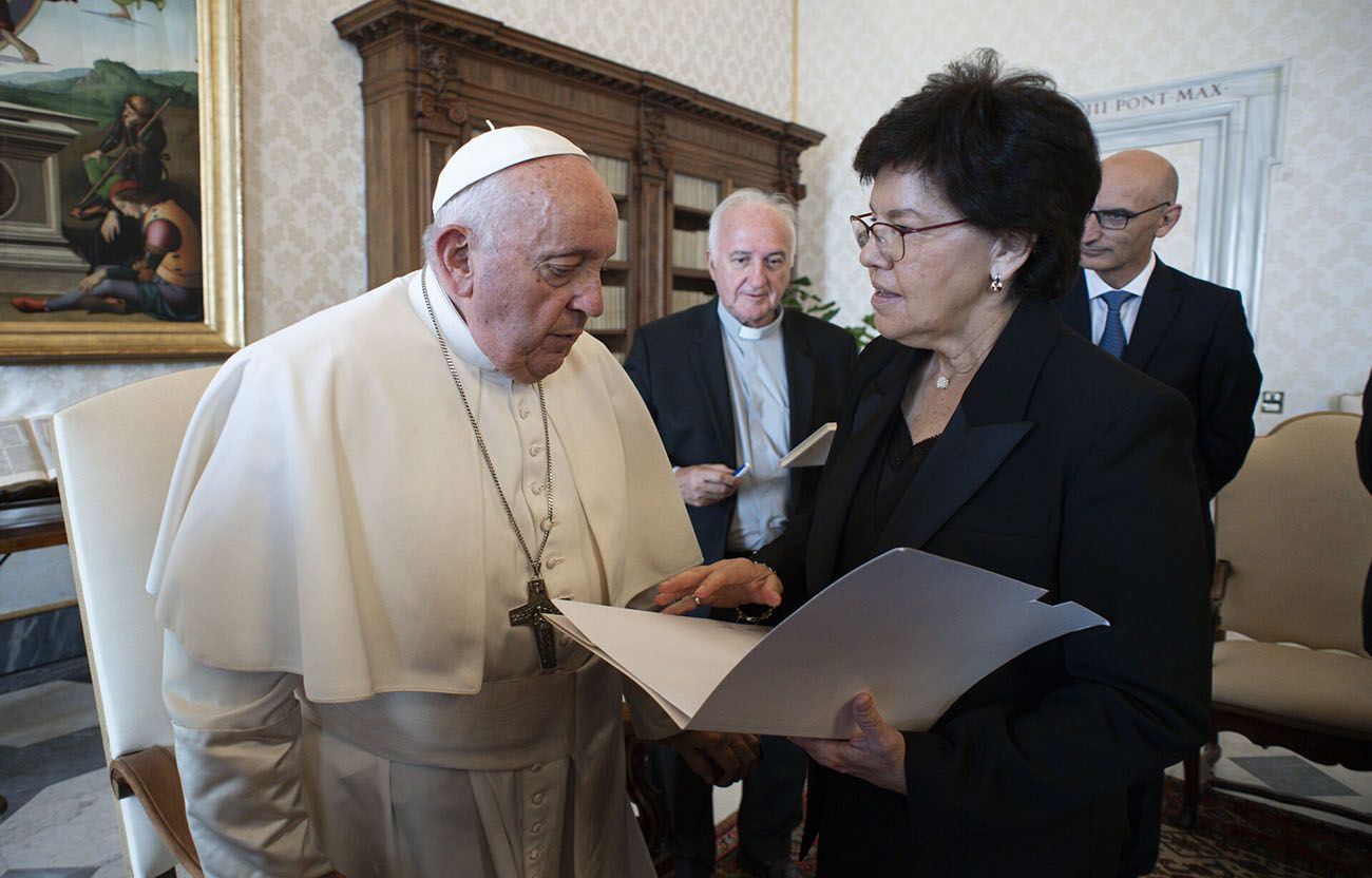 El Papa Francisco recibe un mensaje de los opositores y opositoras